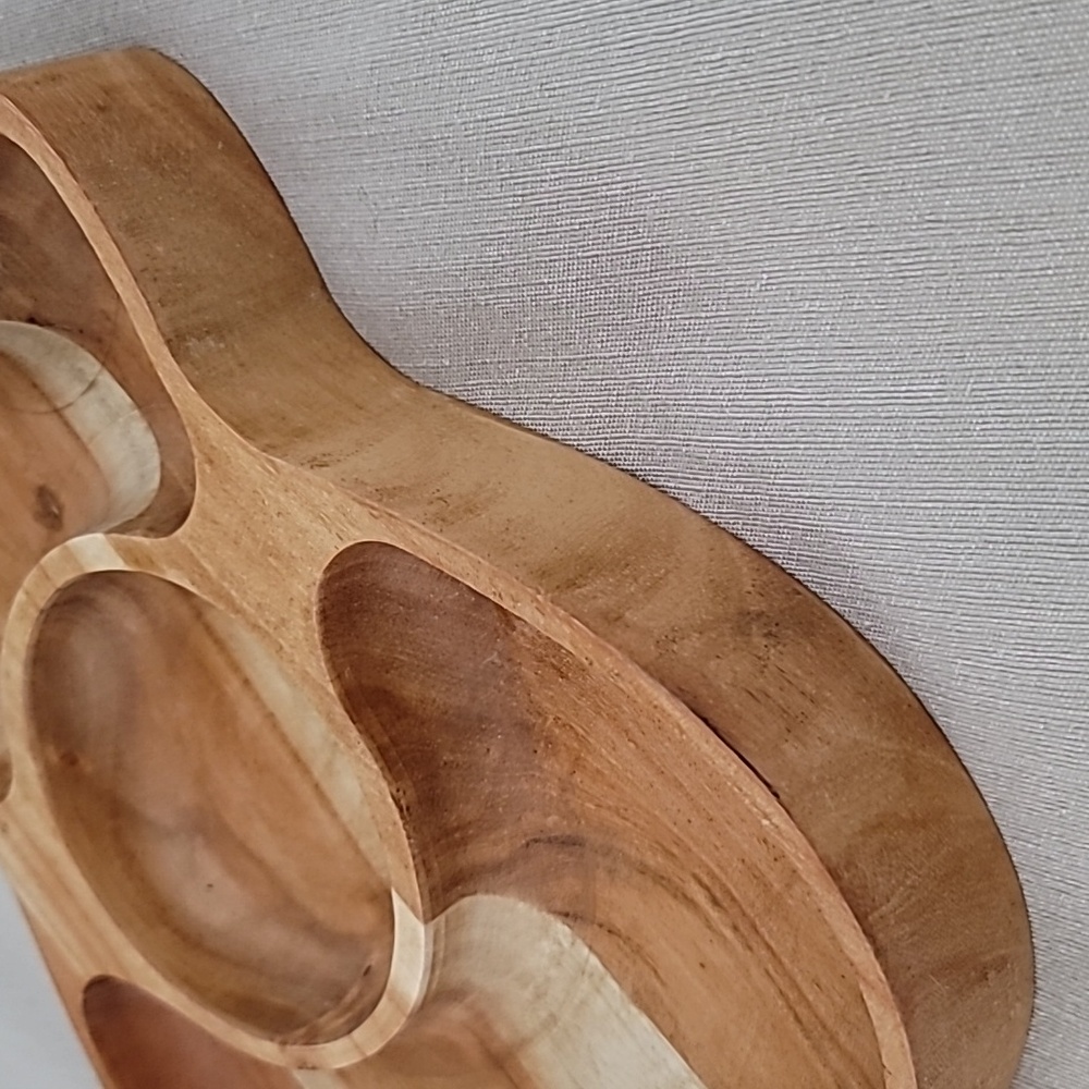 Dolly Parton Guitar-Shaped Acacia Wood Serving Tray - Picture 12 of 16